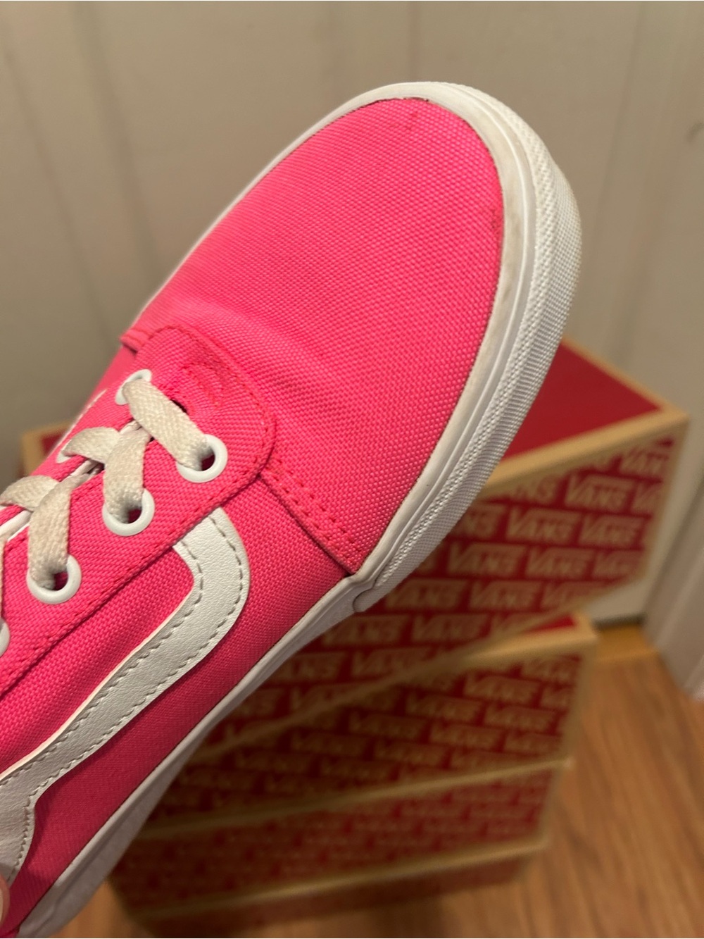 Vans Old Skool Women’s Size 9.5 Lace Up Sneaker Neon Hot Pink/White With Box - Picture 13 of 16